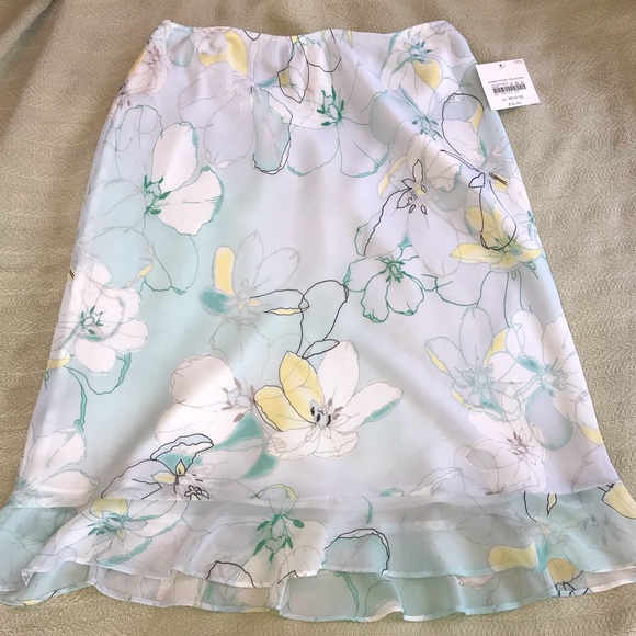 Sunday Picnic Collection Dresses & Skirts - Multi-Color, Summer Skirt. Size Medium (10-12)